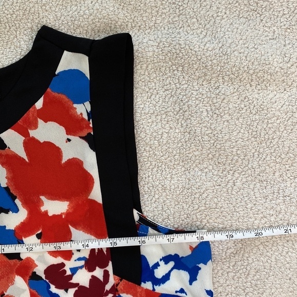 🌸Vince Camuto floral blouse red white and blue - Picture 7 of 9